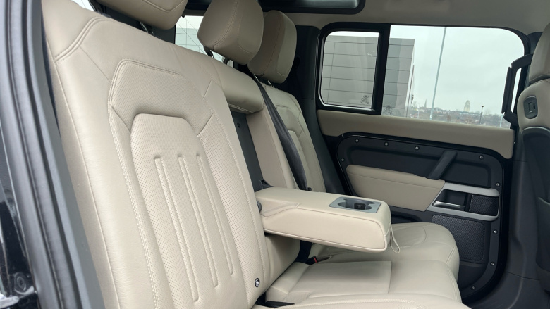 Land Rover Defender 3.0 D250 XS Edition 110 5dr Auto Diesel Estate